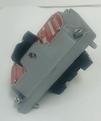 EMERSON APPLETON NO. EDSF23WQ FRONT OPER COV-CHAMF-SW-3W 20A