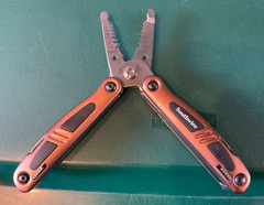 Southwire Stainless Steel Electrician’s Multi-Tool Pliers with Sheath | EUC
