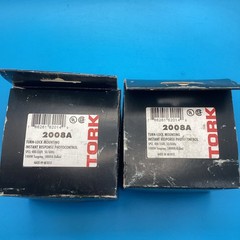 TORK`2008A`TURN LOCK MOUNT INSTANT RESPONSE PHOTOCONTROL NOB(LOT OF 2)Ships Free