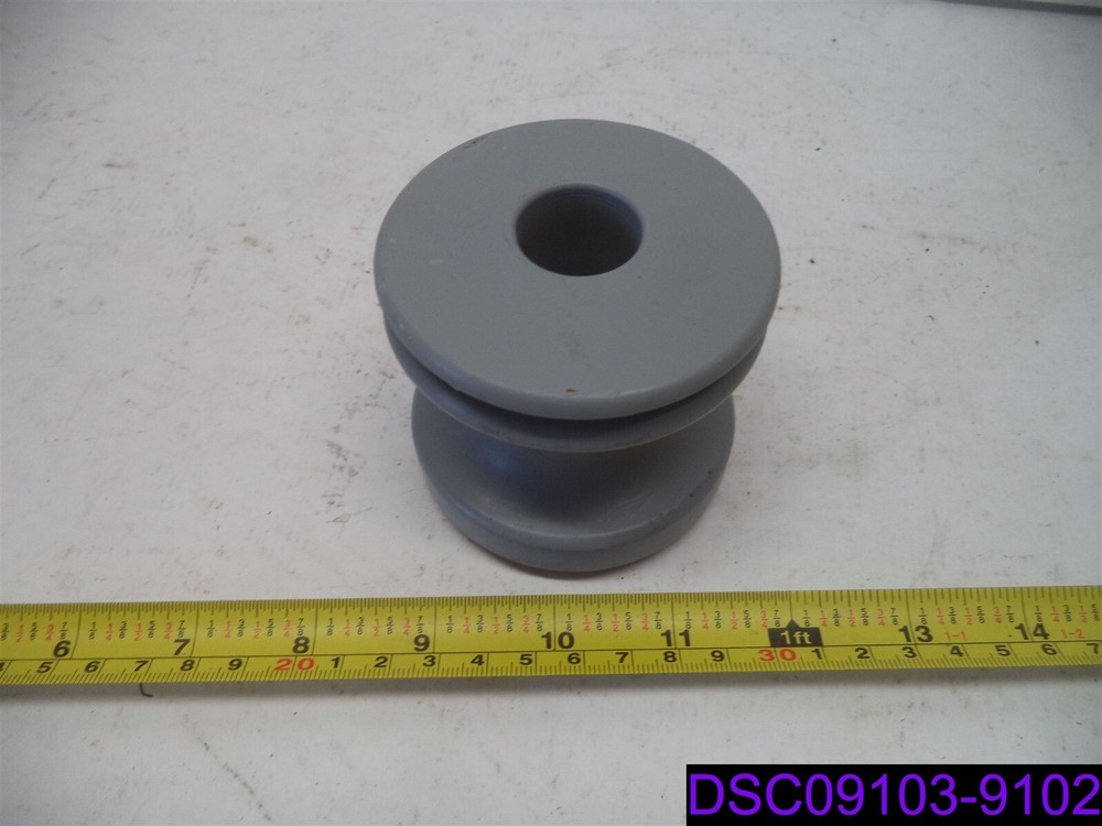 Hendrix HPI-53-2 Polyethylene Spool Insulator