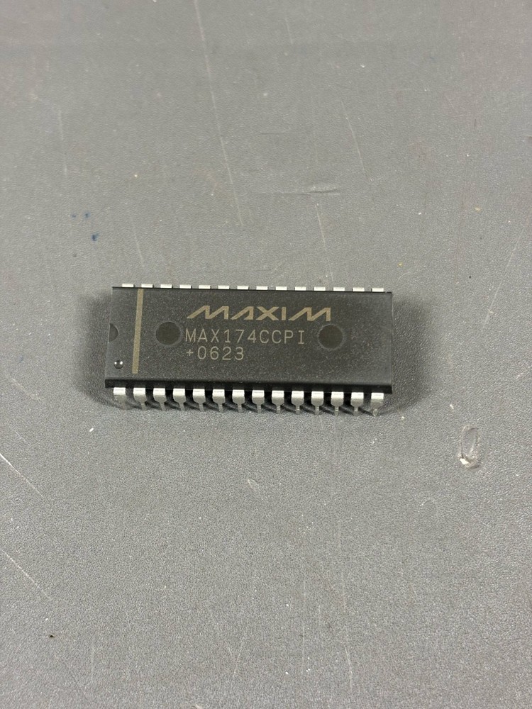 3x MAX174CCPI Maxim 12-Bit ADC Analog-to-Digital Converter DIP-28 IC USA Lot