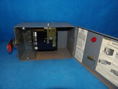 NIB Square D PFA-34040 40A 3 Plug Bus Plug Switch + 1 Year Warranty