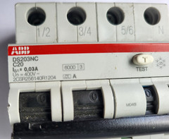 ABB DS203NCC20 2CSR256140R1204 CIRCUIT BREAKER (R2S8.8B2)