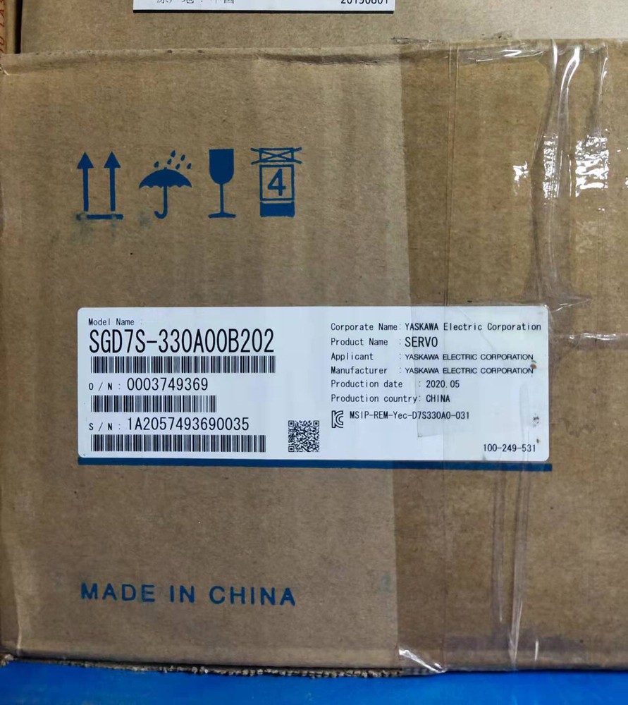1pc Yaskawa SGD7S-330A00B202 drive