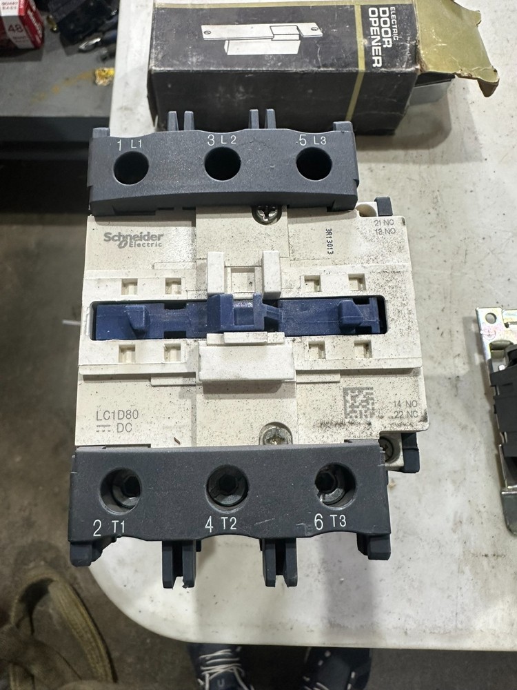 Telemecanique LC1 D80 11 AC Contactor W585