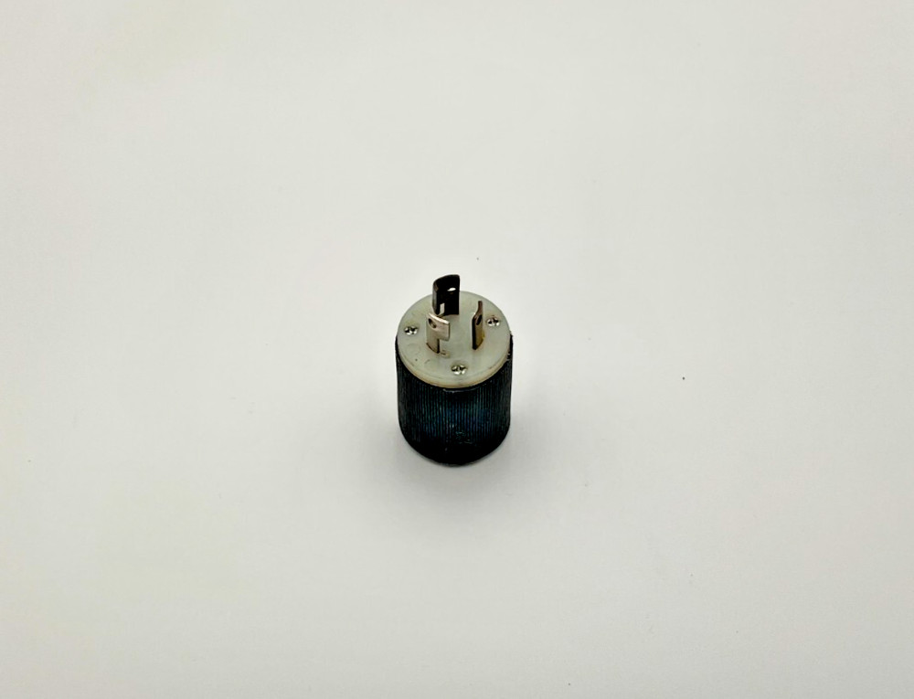 Hubbell HBL4770C 15 A Amp 277 V VAC Plug 2 P 3 W HBL (TBI)