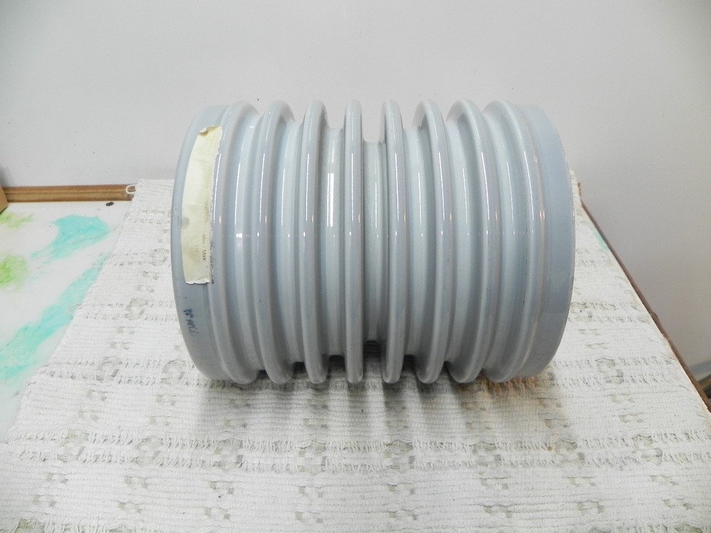 Meister International MI-HSB-110 (the High-Strength 15kV/110kV Bus Insulator