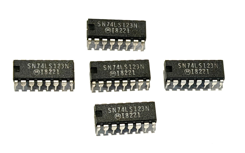 Lot of 5 Motorola SN74LS123N Dual One-Shot Multivibrator ICs 16-Pin DIP TTL