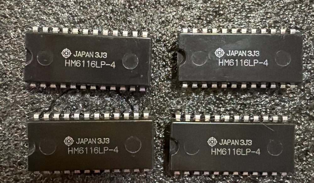 Set of 4 Hitachi HM6116LP-4 16K CMOS Static RAM IC DIP-24, Matching Date Code