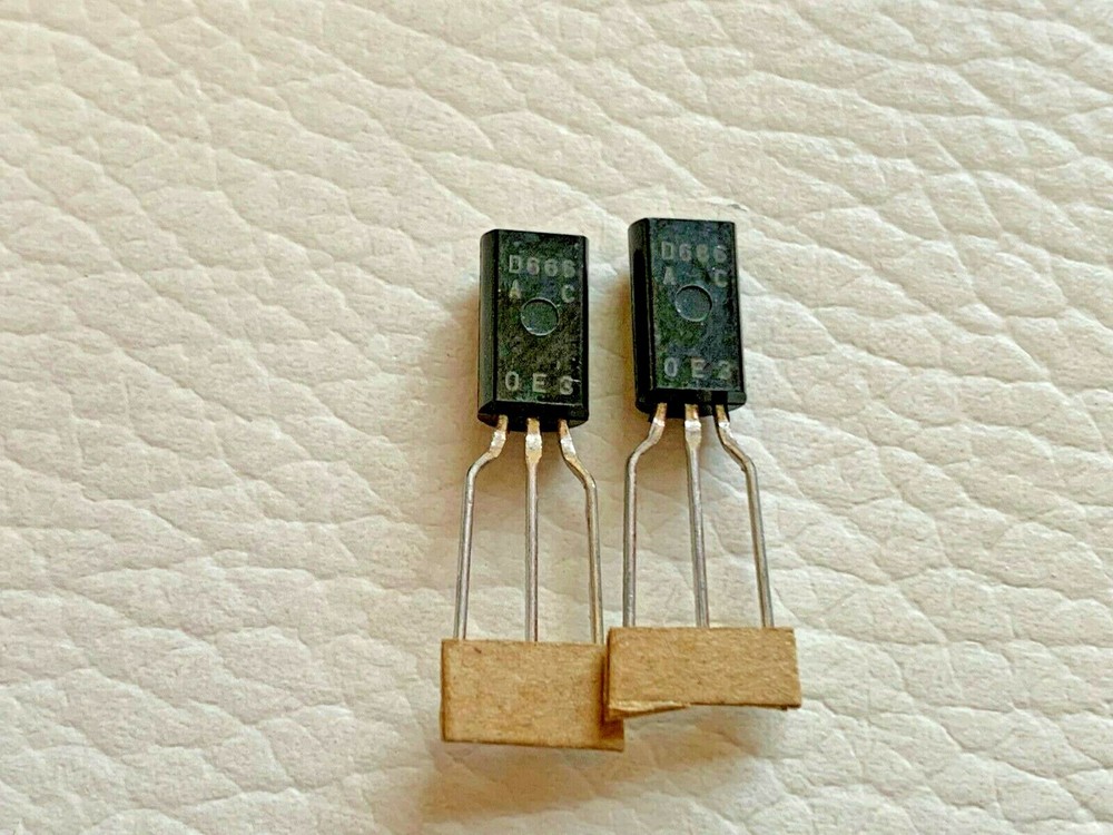 4 Pieces 2SD666 AC Original New Hitachi Silicon NPN Epitaxial Transistor
