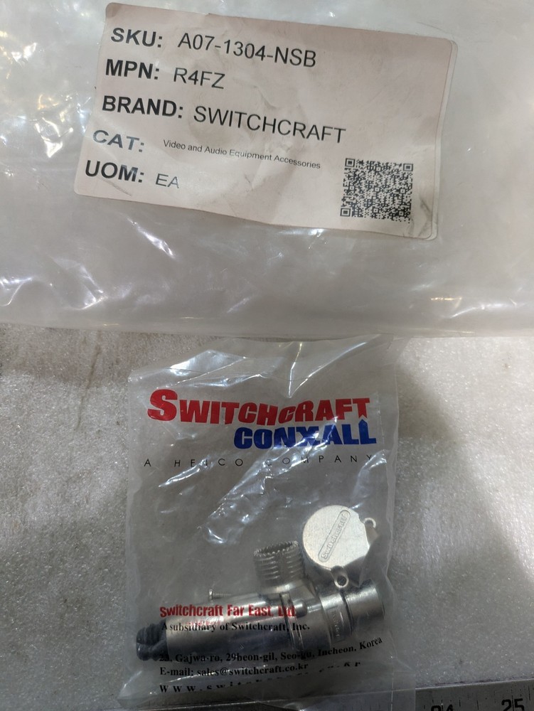 Switchcraft R4FZ 4-Pin Female Right Angle XLR Cable Mount Connector OEM