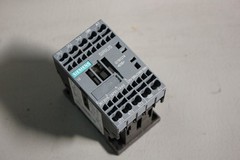 Lot of 13 Unused SIEMENS POWER CONTACTORS 3RT2015-2AP61-1AA0