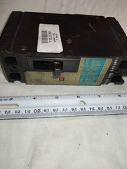 SIEMENS I-T-E ED42B015 CIRCUIT BREAKER SENTRON SERIES 2P 15AMPS 480VAC