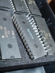 1x Analog Devices [AD9048 KN] Monolithic 8 Bit Video A/D Converter – Single Unit