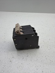 NIB – Eaton – CH330 – Standard Circuit Breaker, 240 Vac, 30 A, 10 Kaic, 3 Poles