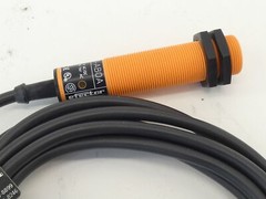 IFM IG0330 IG-2008-AB0A Inductive Proximity Sensor Efector 250VAC/DC – NEW Su…