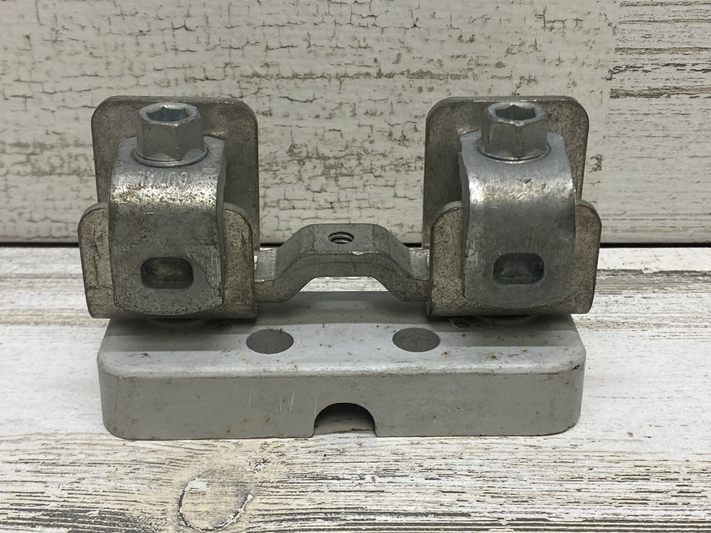 Siemens H64685-1 Insulated Neutral Block with Lugs 200A Nice