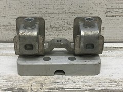 Siemens H64685-1 Insulated Neutral Block with Lugs 200A Nice