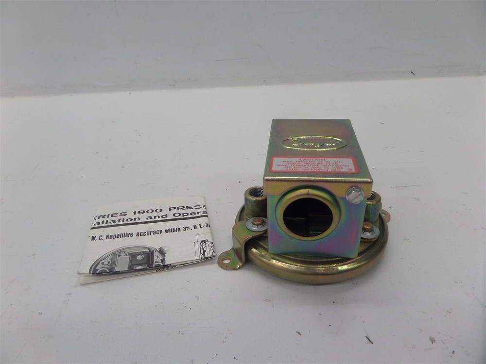 Dwyer Series 1900 Pressure Switch 1910-0
