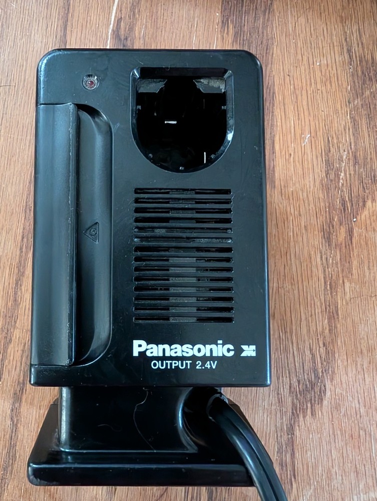 Panasonic RE503 Battery Charging Station 120V 110mA Input, 2.4VDC 1.4A Output