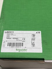 New Bow Of 10 Schneider Electric Platte Plastic Plate LAD311 ~FREE SHIPPING~
