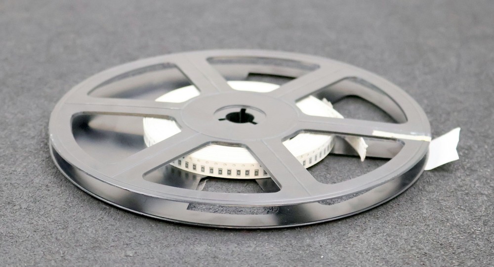 1000x SMD Resistor 100Ω 1206 100 Ohm Model 502-0 7″ reel with 1000 units