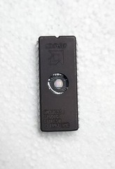 NEW AMD AM27C256 VINTAGE CERAMIC DIP28 UV EPROM