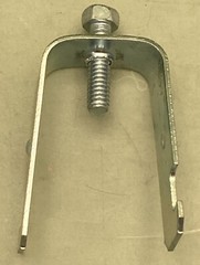 QTY 40 ERICO CADDY SCH16 CLAMP STRUT ONE Piece for 1″ EMT or 3/4″ rigid conduit
