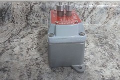 Appleton Electric EFSR-GFI 125VAC 20 A GFI Cover Receptacle & Box