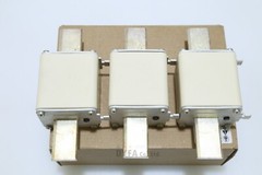 EATON Lot of 3 170M5812D Bussmann Square Body Fuse discolored ELEC-I-3078=9B48