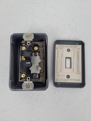 RL-21 Arrow Hart Manual Starter Nema 1 Enclosure 115/230V- Next Day Option – New
