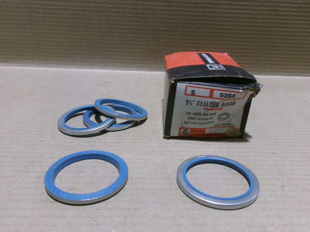 New Thomas & Betts 5266 Box of 5 1 1/2″ Sealing Ring For Liquid & Dust AK
