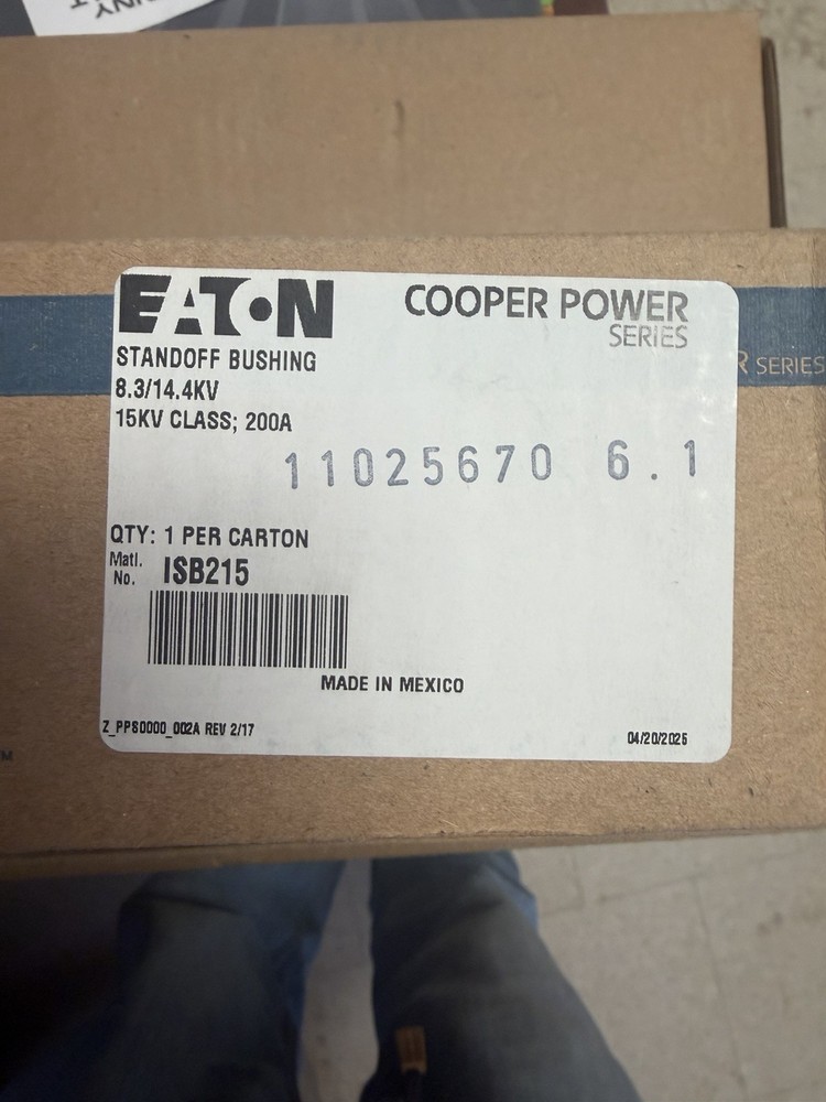 Eaton Cooper Power Series ISB215 Standoff Bushing 15kV Class 200A