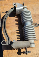 Joslyn 100/200A Polymer Deadend Strain Insulator Assembly w/ Clamp N.O.S.