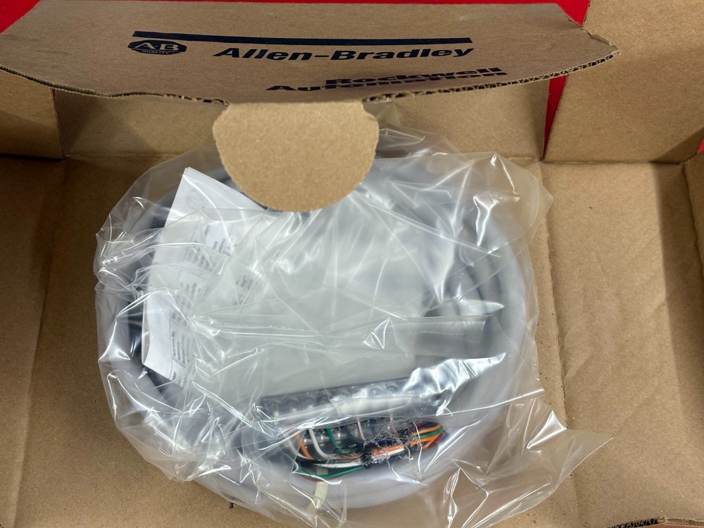 ALLEN BRADLEY 1492-CAB025RTN18 I/O MODULE CABLE FOR 1769 COMPACT LOGIX 2.5m 20C