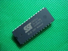 1pcs SST27SF512-70-3C-PGE SST 27SF512 DIP-28 RH (A108)