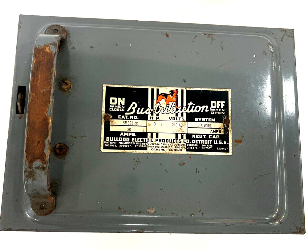 BULLDOG BUS PLIG DISCONNECT BP-321B 30 AMPS 240 VOLTS 3WIRE SYSTEM