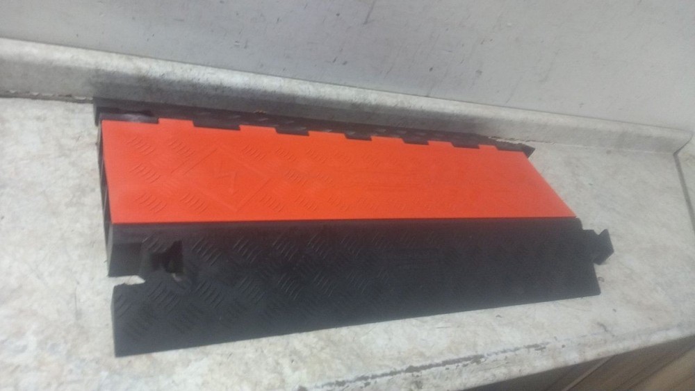 Checkers GD3X225-O/B 38-5/8 In Length Black/Orange 3 Channel Cable Protector