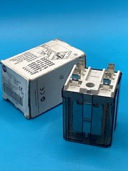 Allen Bradley 700-HB32A1 Relay Ser E New Open Box