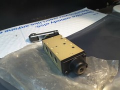 NORGREN MH01CDA32B001 ROLLER VALVE. NEW SALE OEM ORIGINAL USA BOSTON $29