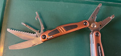 Southwire Stainless Steel Electrician’s Multi-Tool Pliers with Sheath | EUC