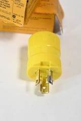 Hubbell 4723VY – Valise TWISTLOCK Dead Front Plug | 15A 125V