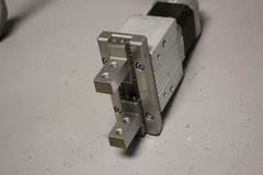 SMC ROBOT GRIPPER WITH MOTOR LEHZ32K2-22-R5C918