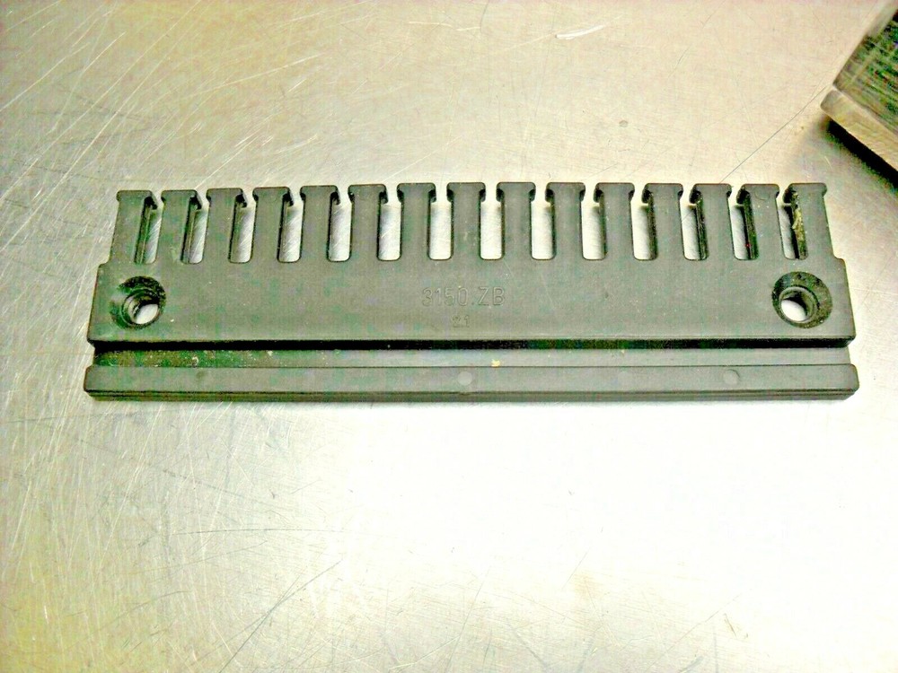 QTY 10 – igus 3150 ZB 15 teeth Chain Energy Wrap Plate Lots 0f 1`0