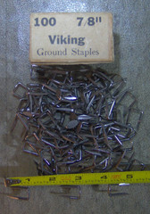 Vintage 100 count 7/8″ Electric Ground Staples Viking