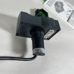 SCHNEIDER ELECTRIC XB5S2B2L2 / XB5S 2B2L2 (NEW IN BOX)