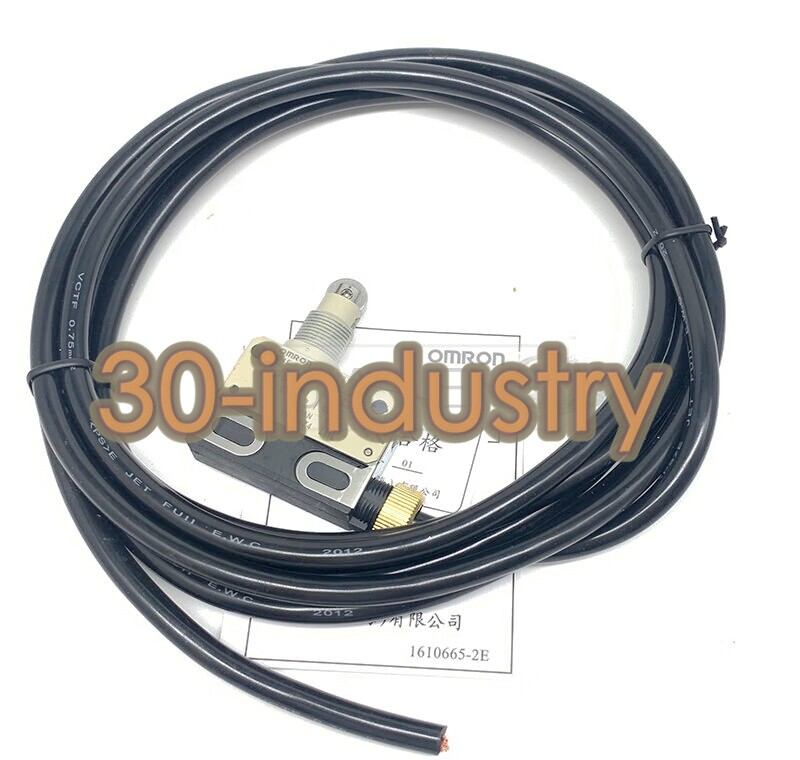 1PCS New For OMRON limit switch D4E-1G21N