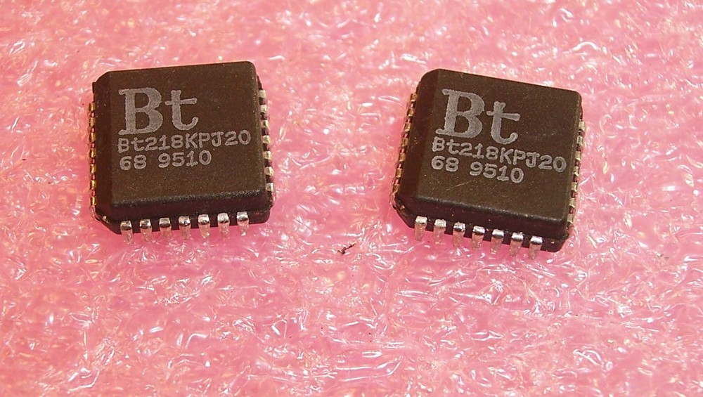 QTY (10) BT218KPJ20 BROOKTREE PLCC-28 VIDEO A/D CONVERTER