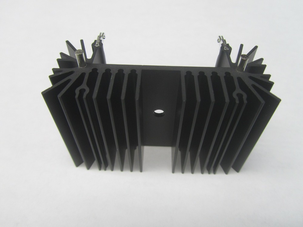 OHMITE Heat Sinks UNIVRSAL MT HEATSINK TO-247 (Pack of 10) VM3-038-1AE