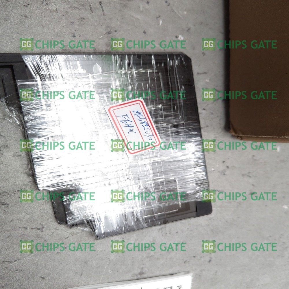 1PCS NEW MC68EC030FE40C FREESCAL 0720+ QFP-132